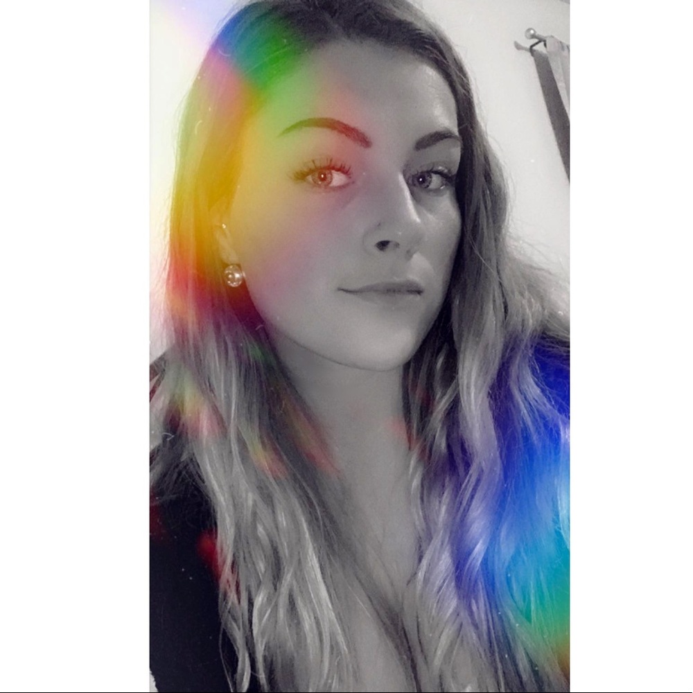 Meet your Posher, Angela